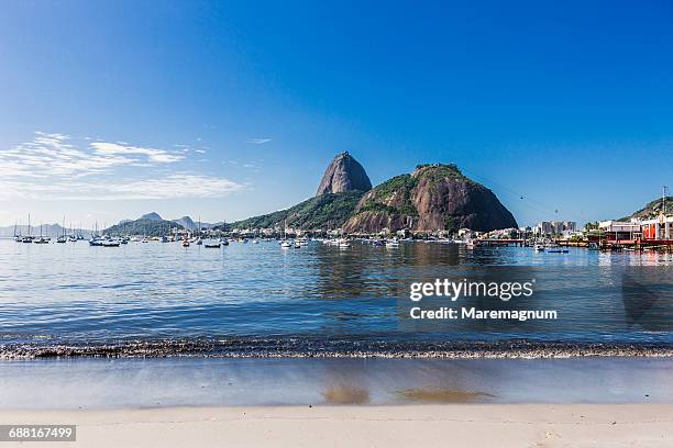 botafogo, sugarloaf mountain - botafogo brazil stock pictures, royalty-free photos & images