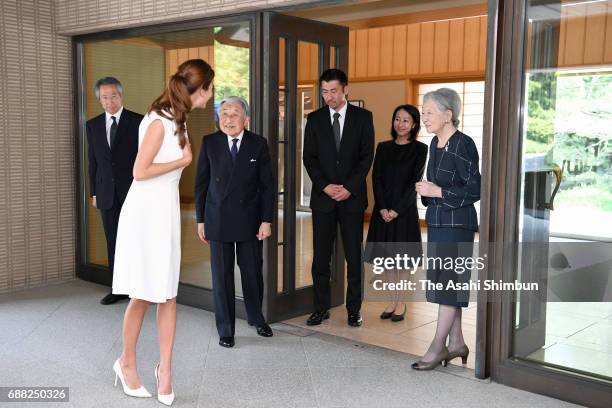 Emperor Akihito and Empress Michiko see off Argentine President Mauricio Macri and his wife Juliana Awada after their meeting at the Imperial Palace...