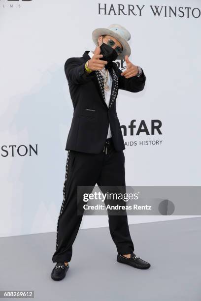 Alec Monopoly arrives at the amfAR Gala Cannes 2017 at Hotel du Cap-Eden-Roc on May 25, 2017 in Cap d'Antibes, France.