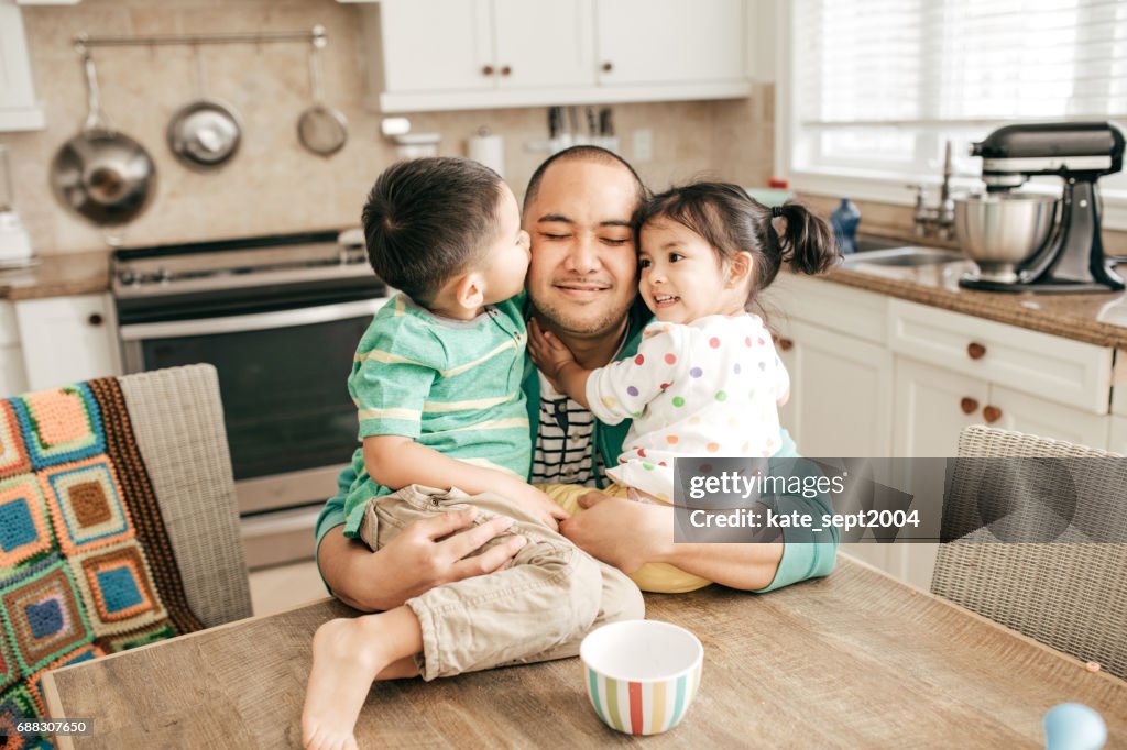 Kissing a best dad