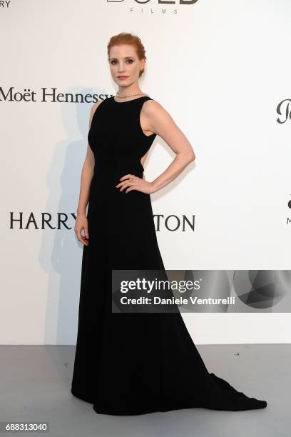 Jessica Chastain arrives at the amfAR Gala Cannes 2017 at Hotel du Cap-Eden-Roc on May 25, 2017 in Cap d'Antibes, France.