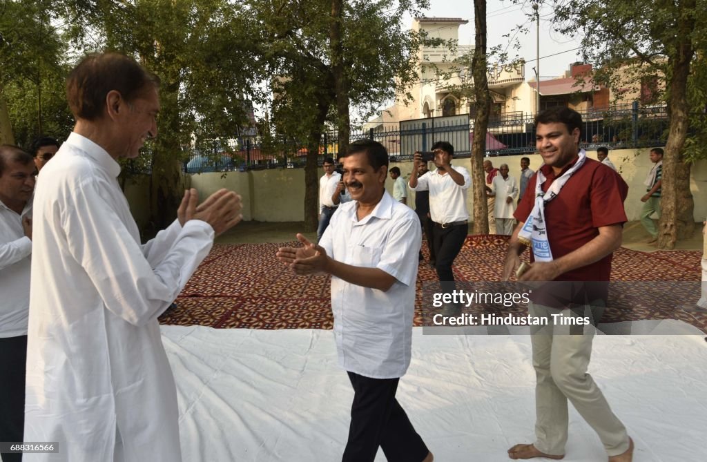 Delhi Chief Minister Arvind Kejriwal Meets Farmers From Outer Delhi Villages Regarding Land-Pooling Policy