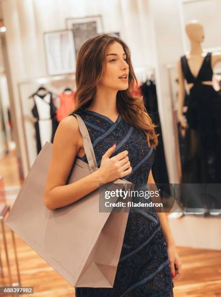 Shoping Models Model Shopping Photos and Premium High Res Pictures - Getty Images
