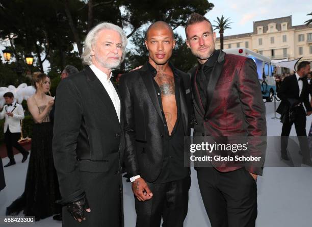 Hermann Buehlbecker, Jeremy Meeks and Philipp Plein arrive at the amfAR Gala Cannes 2017 at Hotel du Cap-Eden-Roc on May 25, 2017 in Cap d'Antibes,...