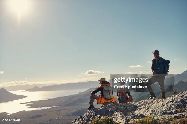 sie haben eine andere definition von immer hoch - bergsteiger gruppe stock-fotos und bilder