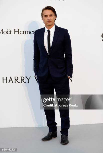 Olivier Martinez arrives at the amfAR Gala Cannes 2017 at Hotel du Cap-Eden-Roc on May 25, 2017 in Cap d'Antibes, France.