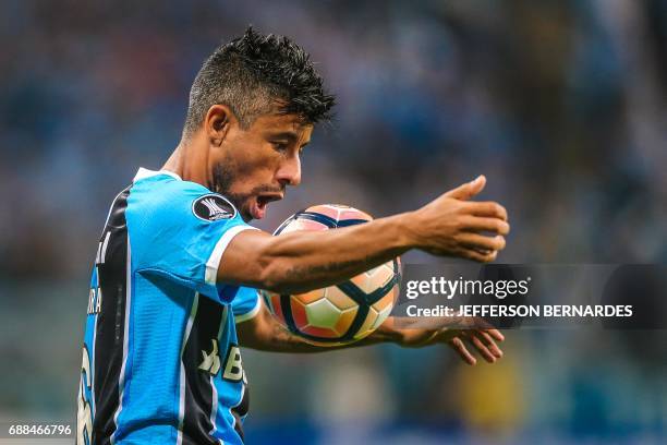 Leo Moura of Brazil's Gremio controls the ball during their Copa Libertadores football match at the Arena do Gremio stadium in Porto Alegre, Brazil...