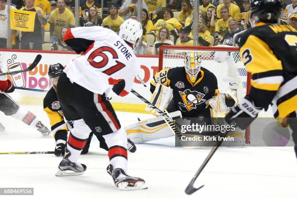 Mark Stone of the Ottawa Senators scores a goal against Matt Murray of the Pittsburgh Penguins during the second period in Game Seven of the Eastern...