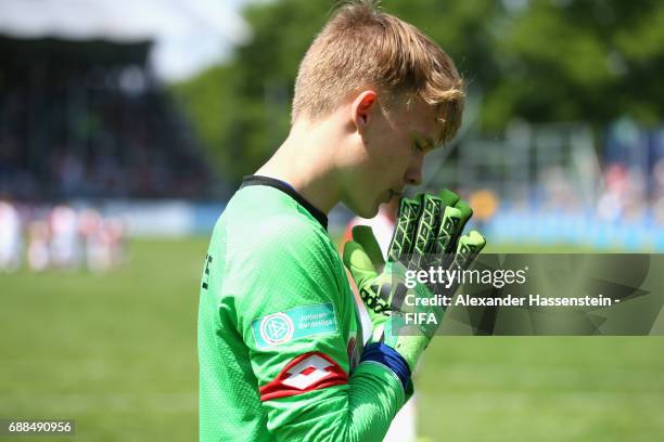 Finn Dahmen, keeper of Mainz 05 prepares for a penalty against Santa Fe duirng the penalty shot out af the match between Santa fe and Mainz 05 on day...