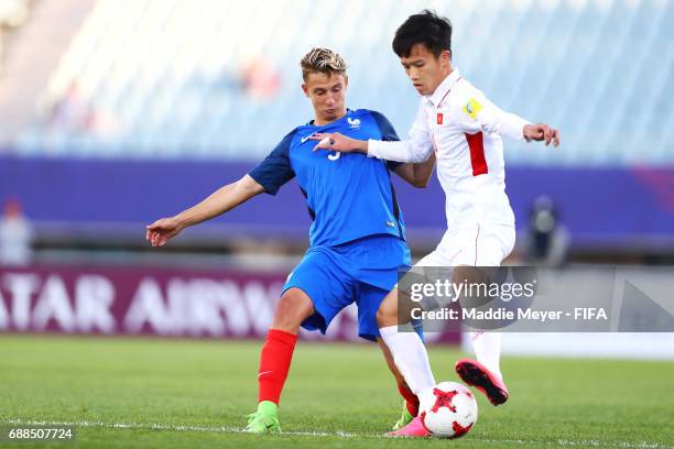 Olivier Boscagli of France defends Hoang Duc Nguyen of Vietnam during the FIFA U-20 World Cup Korea Republic 2017 group E match between France and...