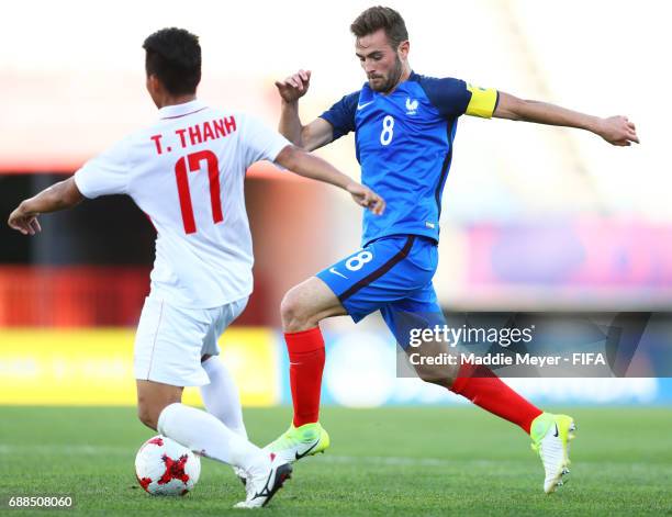 Lucas Tousart of France and Thanh Tran of Vietnam battle for control of the ball during the FIFA U-20 World Cup Korea Republic 2017 group E match...