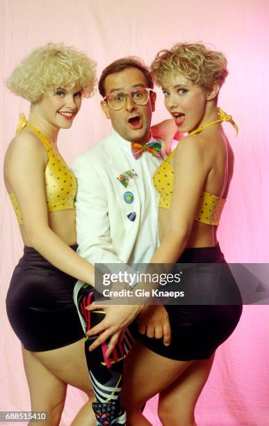 Timmy Mallett, Dawn Andrews, Annie Dunkley, Bombalurina, Diamond Awards Festival, Sportpaleis, Antwerpen, Belgium, 1990.