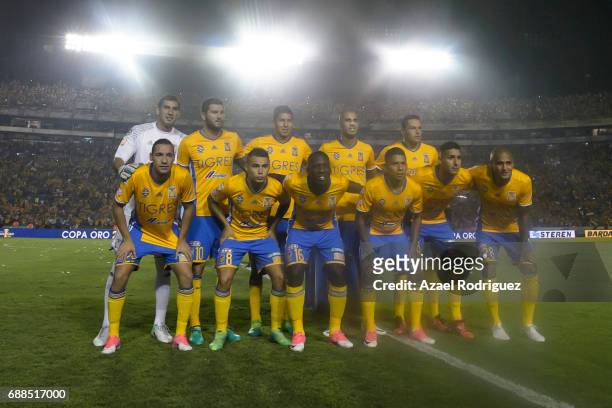 Players of Tigres pose prior the Final first leg match between Tigres UANL and Chivas as part of the Torneo Clausura 2017 Liga MX at Universitario...