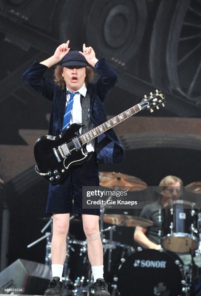 AC/DC