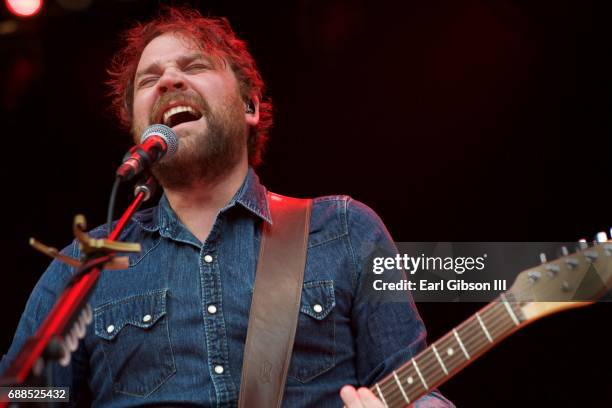 Frightened Rabbit Singer 852 Frightened Rabbit Photos & High Res Pictures - Getty Images