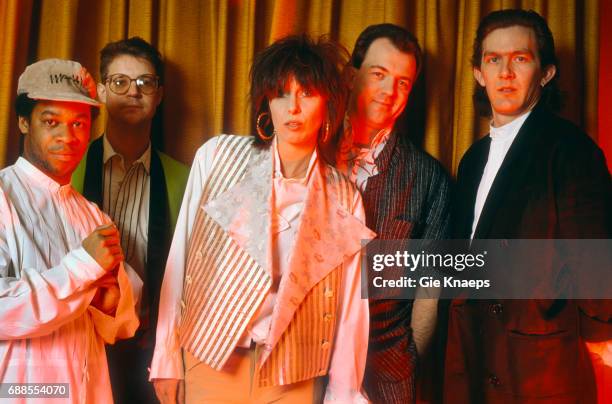 Chrissie Hynde, Robbie McIntosh, Blair Cunningham, Malcolm Foster, Rupert Black, The Pretenders, Frankfurt, Germany, April 1987.