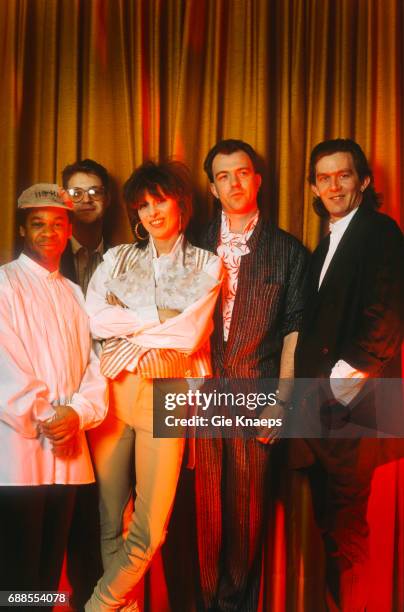 Chrissie Hynde, Robbie McIntosh, Blair Cunningham, Malcolm Foster, Rupert Black, The Pretenders, Frankfurt, Germany, April 1987.