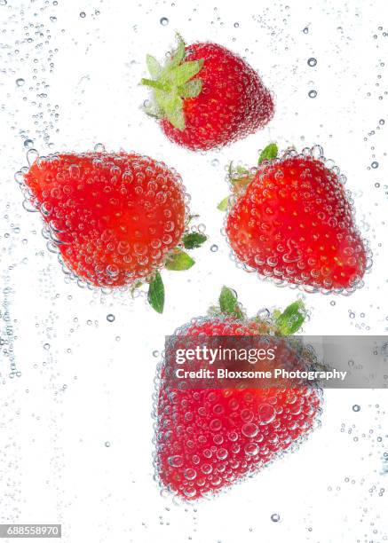 strawberries - carbonated water stock pictures, royalty-free photos & images