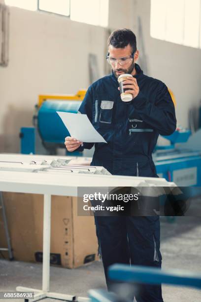 aluminium and pvc industry worker - coffee manufacturing stock pictures, royalty-free photos & images