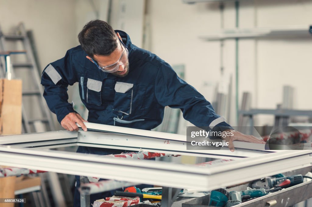 Aluminium en PVC industrie werknemer