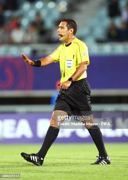 Referee Diego Haro during the FIFA U-20 World Cup Korea Republic 2017 group E match between New Zealand and Honduras at Cheonan Baekseok Stadium on...