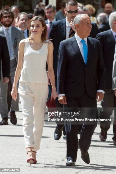 Queen Letizia of Spain and President of Portugal Marcelo Rebelo de Sousa attend the opening of the 2017 Book Fair at the Parque del Retiro on May 26,...