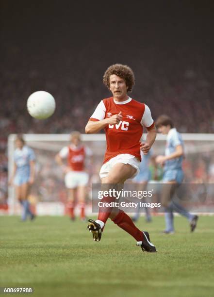 Arsenal forward Alan Sunderland in action during a First Division match between Arsenal and Stoke City at Highbury on August 29, 1981 in London,...