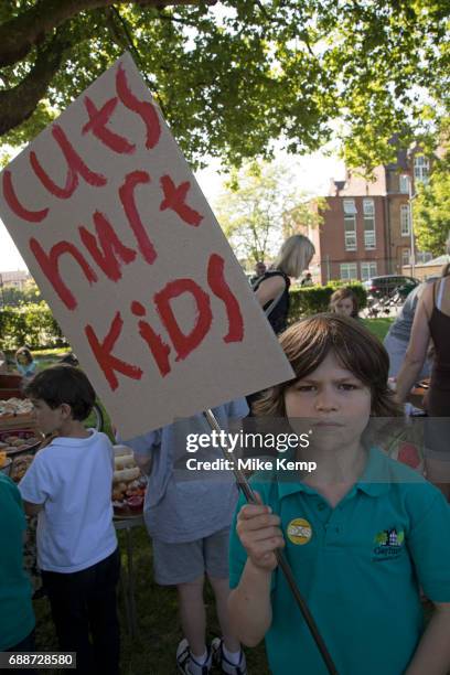 Hackney Child London Fields Hackney Photos and Premium High Res Pictures - Getty Images