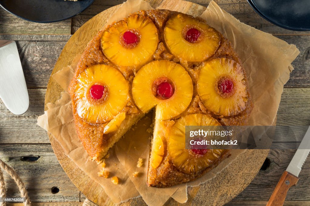 Süße hausgemachte Ananas Upside Down Kuchen