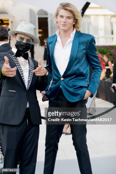 Alec Monopoly and Jordan Barrett attend the amfAR Gala Cannes 2017 at Hotel du Cap-Eden-Roc on May 25, 2017 in Cap d'Antibes, France.