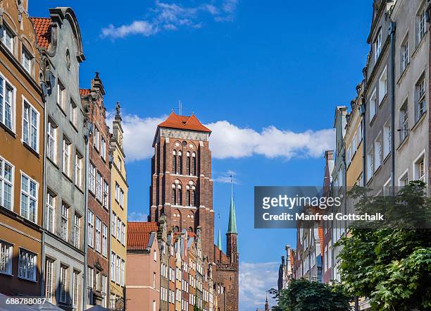st. mary's church from ulica pivna - gdansk stock pictures, royalty-free photos & images