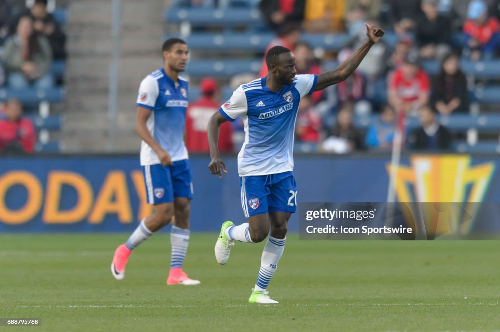 SOCCER: MAY 25 MLS - FC Dallas at Chicago Fire