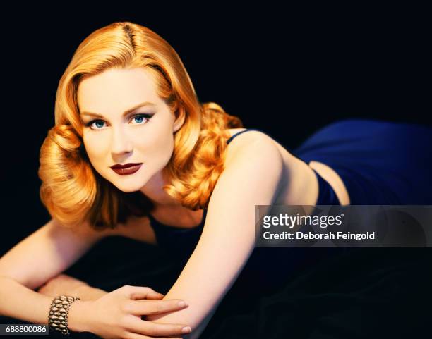 Deborah Feingold/Corbis via Getty Images) NEW YORK Actress Laura Linney poses for a portrait in 1998 in New York City, New York.