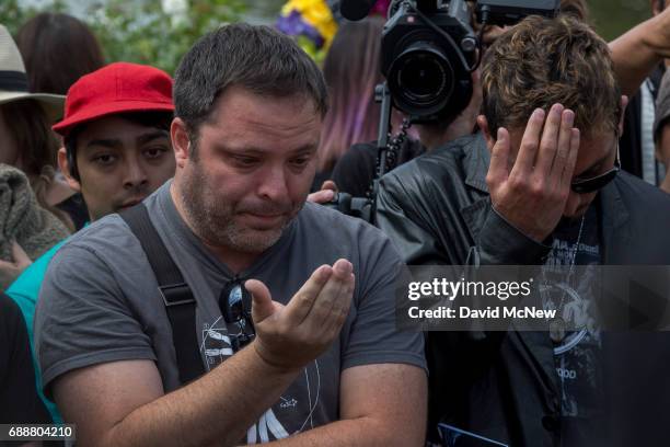 Fans mourn graveside after funeral services for Soundgarden frontman Chris Cornell at Hollywood Forever Cemetery on May 26, 2017 in Hollywood,...