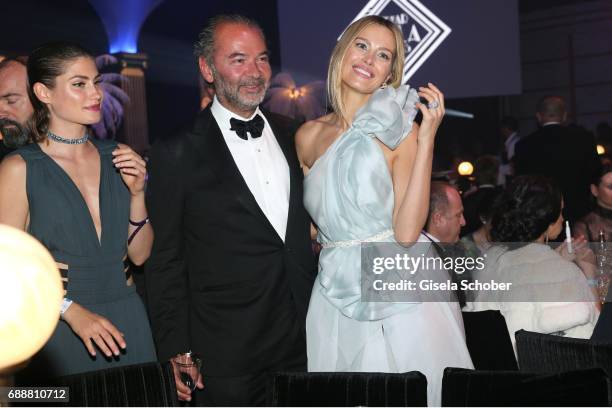 Remo Ruffini and Petra Nemcova attend the amfAR Gala Cannes 2017 at Hotel du Cap-Eden-Roc on May 25, 2017 in Cap d'Antibes, France.