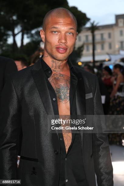 Model Jeremy Meeks arrives at the amfAR Gala Cannes 2017 at Hotel du Cap-Eden-Roc on May 25, 2017 in Cap d'Antibes, France.