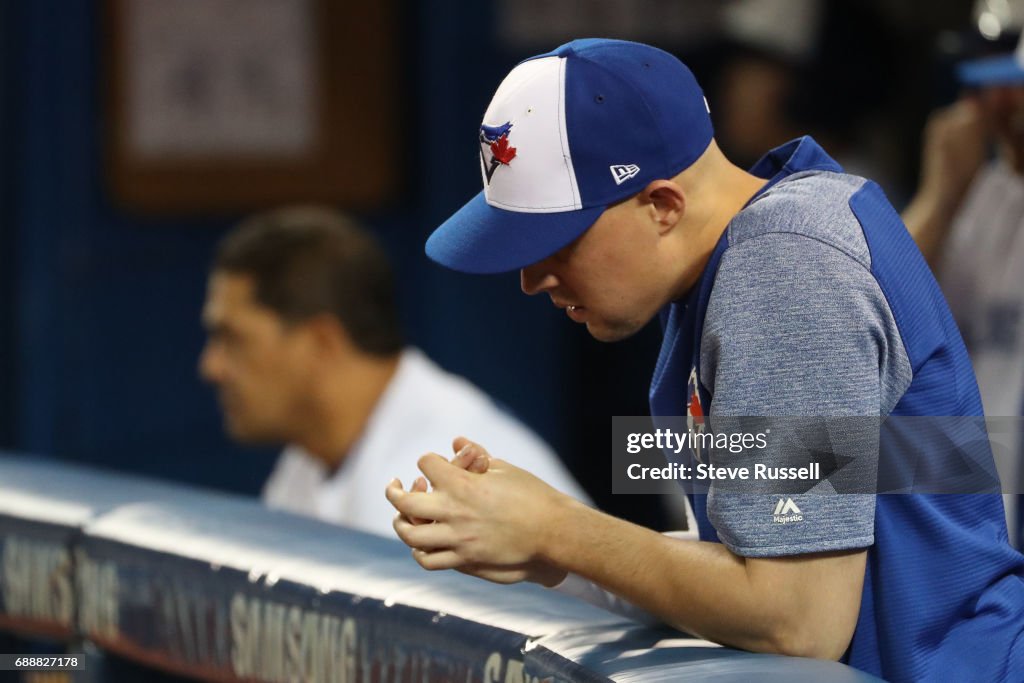 Toronto Blue Jays hang on to beat the Texas Rangers 7-6