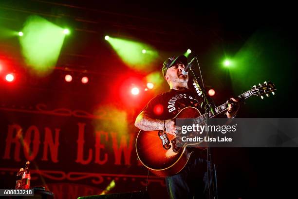 Aaron Lewis performs at Sands Bethlehem Event Center on May 26, 2017 in Bethlehem, Pennsylvania.