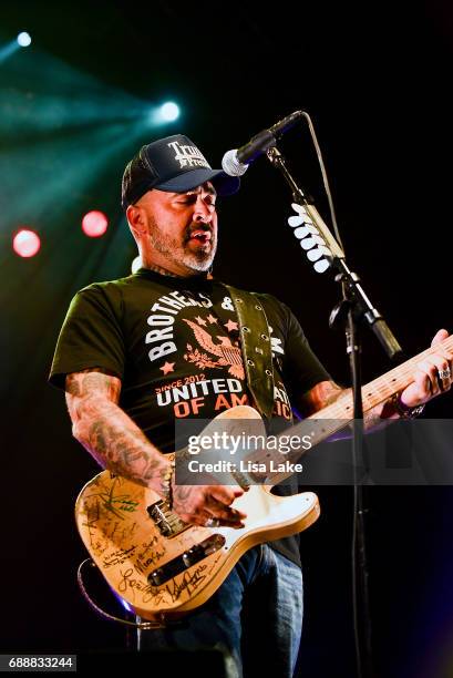 Aaron Lewis performs at Sands Bethlehem Event Center on May 26, 2017 in Bethlehem, Pennsylvania.