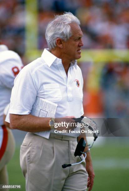 Head coach Bill Walsh of the San Francisco 49ers looks on from the sidelines during an NFL Football game circa 1983. Walsh coached the 49ers from...