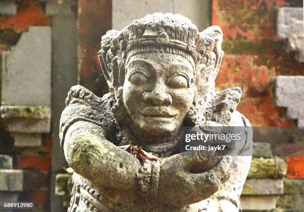 tirta empul temple sculpture - jayk7 bali stock pictures, royalty-free photos & images