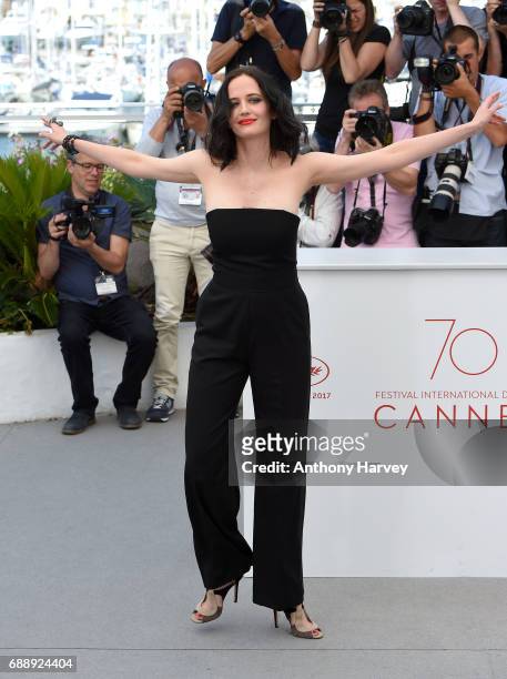 Eva Green attends the "Based On A True Story" Photocall during the 70th annual Cannes Film Festival at Palais des Festivals on May 27, 2017 in...
