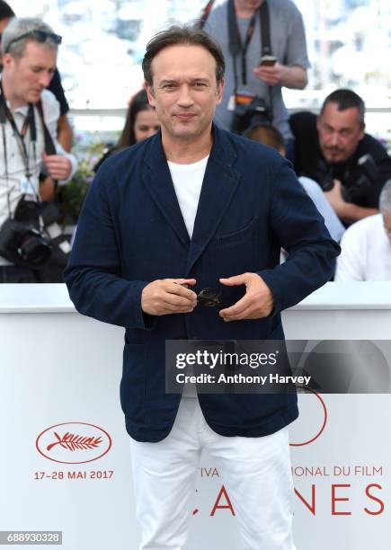 Vincent Perez attends the "Based On A True Story" Photocall during the 70th annual Cannes Film Festival at Palais des Festivals on May 27, 2017 in...