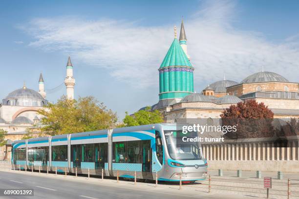 transports de la ville dans la ville de konya, turquie - konya photos et images de collection