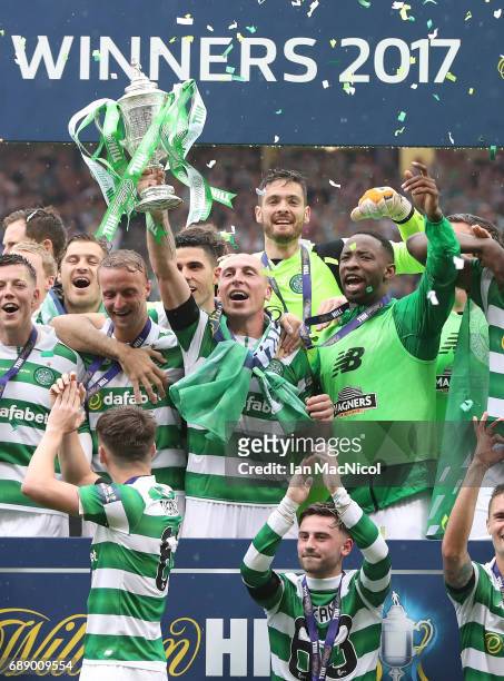 Scott Brown of Celtic lifts the trophy during the William Hill Scottish Cup Final between Celtic and Aberdeen at Hampden Park on May 27, 2017 in...