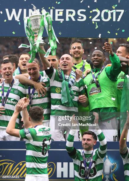 Scott Brown of Celtic lifts the trophy during the William Hill Scottish Cup Final between Celtic and Aberdeen at Hampden Park on May 27, 2017 in...