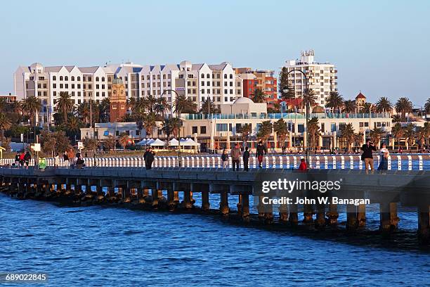 st. kilda pier, melbourne - st kilda stock-fotos und bilder