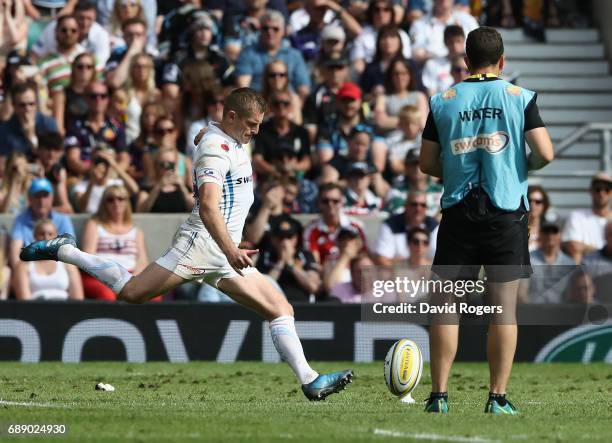 Gareth Steenson of Exeter Chiefs kicks the match winning penalty during the Aviva Premiership match between Wasps and Exeter Chiefs at Twickenham...