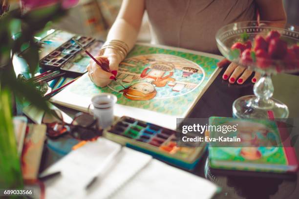 artista que trabaja en casa - ilustrador fotografías e imágenes de stock