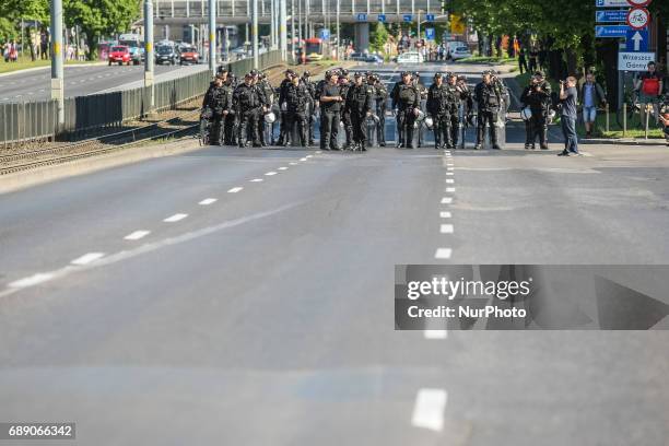Opp Riot Team 419 Opp Officers Photos & High Res Pictures - Getty Images
